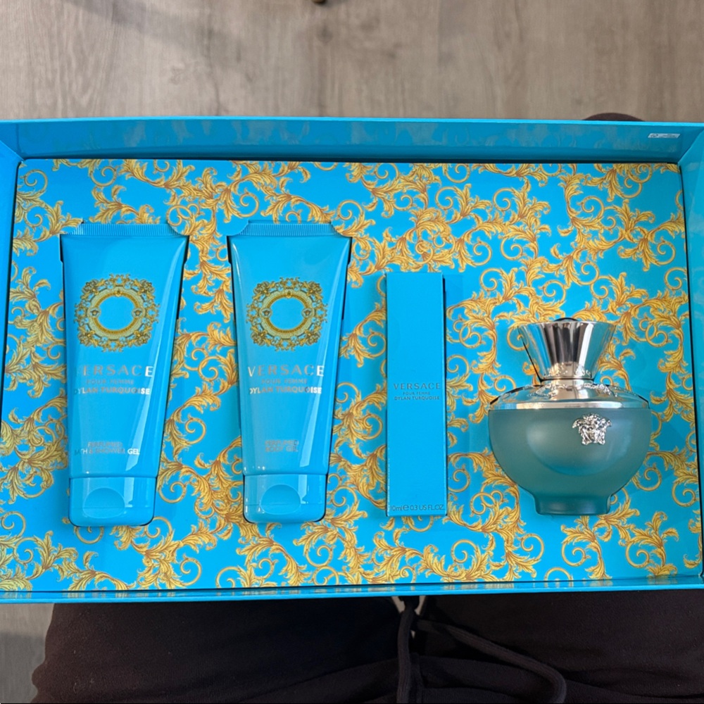 Versace Dylan Turquoise Pour Femme Fragrance Gift Set - Turquoise & Gold Accents